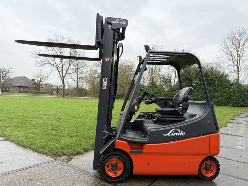 Frontstapler van het type Linde -, Gebrauchtmaschine in Hoenzadriel (Foto 1)