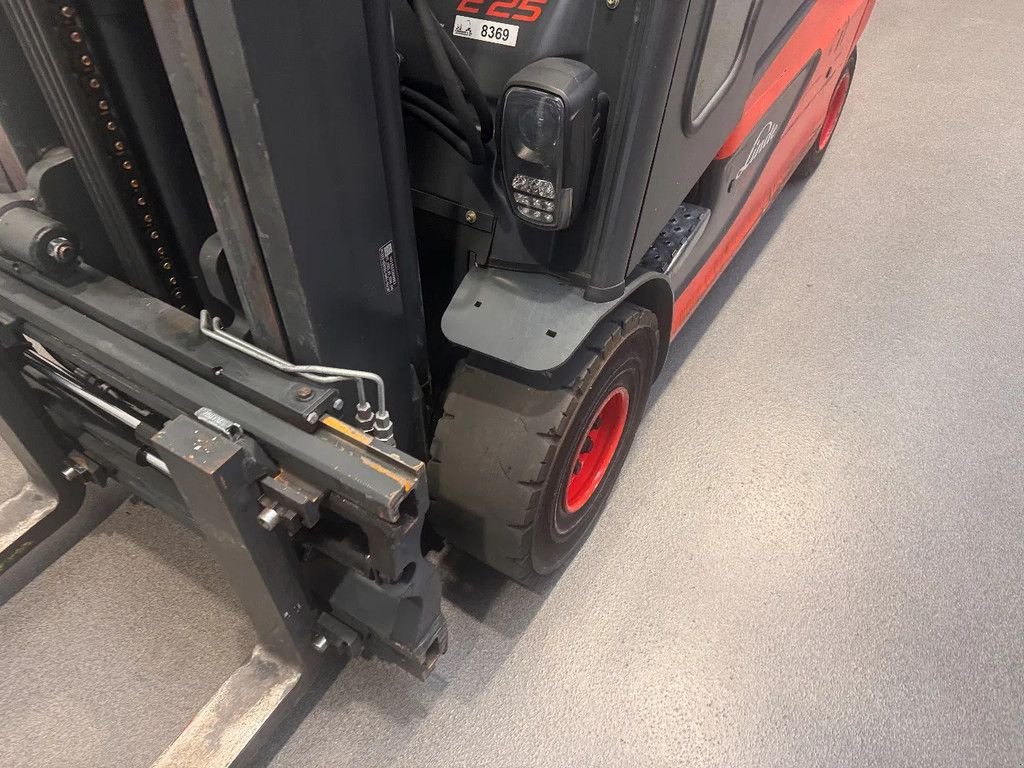 Frontstapler typu Linde 387 E 25 L-01, Gebrauchtmaschine v Culemborg (Obrázek 11)