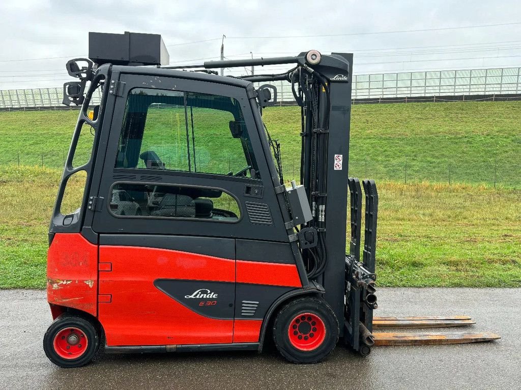 Frontstapler del tipo Linde Airco luchtgeveerde stoel luxe E30HL-01/600, Gebrauchtmaschine In Zevenbergschen Hoek (Immagine 5)