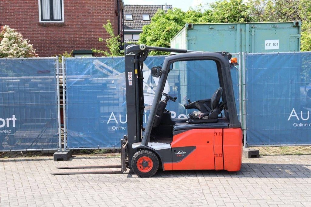 Frontstapler of the type Linde E16-02, Gebrauchtmaschine in Antwerpen (Picture 2)