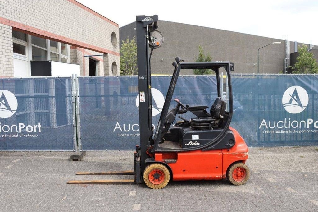 Frontstapler du type Linde E16P-02, Gebrauchtmaschine en Antwerpen (Photo 2)