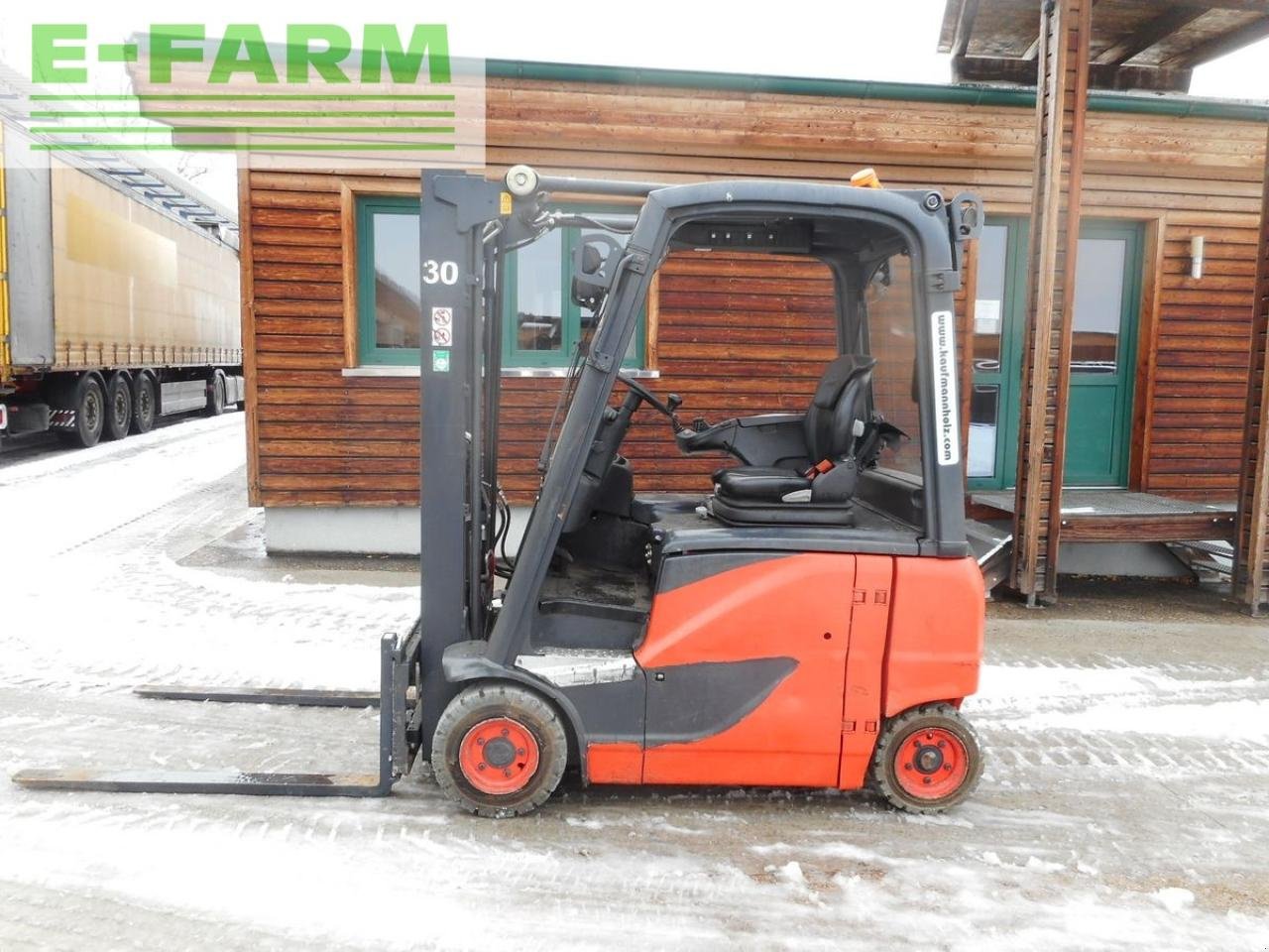 Frontstapler typu Linde e16ph-02 mit freihubmast und seitenschieber, Gebrauchtmaschine v ST. NIKOLAI/DR. (Obrázok 1)