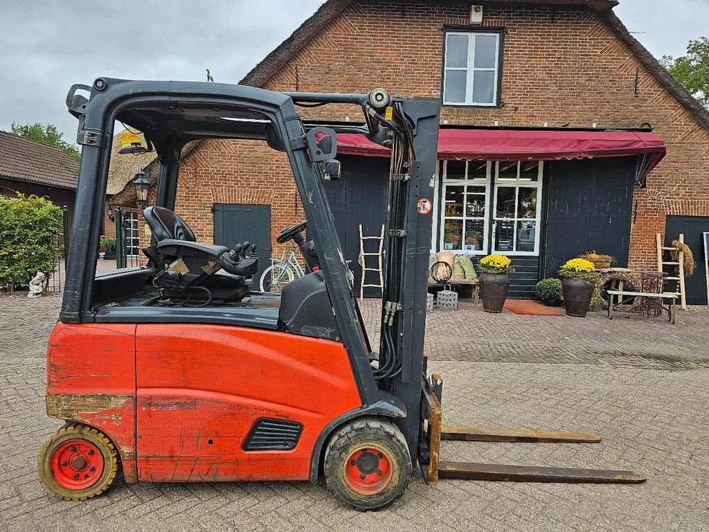 Frontstapler typu Linde E18 elektrische heftruck Sideschift Tripelmast freelift, Gebrauchtmaschine v Scherpenzeel (Obrázok 1)