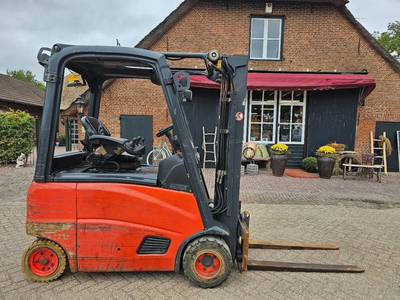 Frontstapler des Typs Linde E18 elektrische heftruck Sideschift Tripelmast freelift, Gebrauchtmaschine in Scherpenzeel (Bild 1)