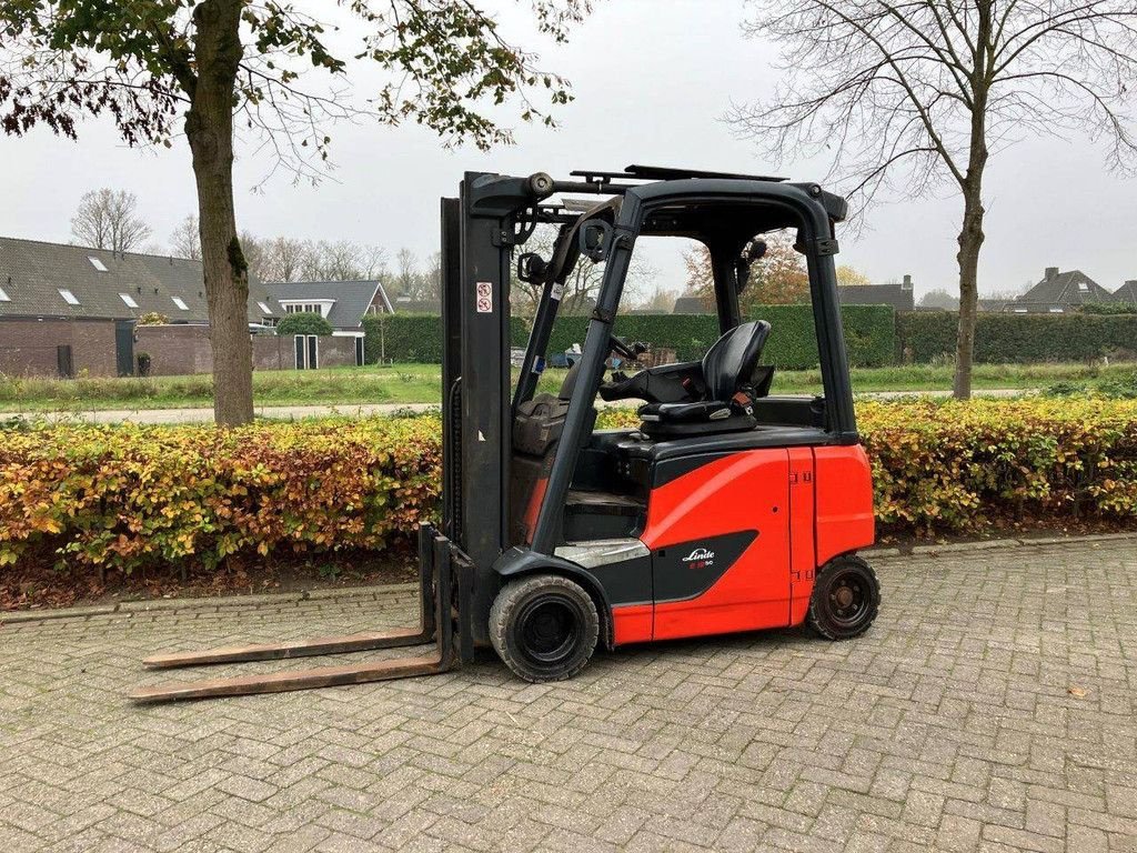 Frontstapler of the type Linde E18PH-02, Gebrauchtmaschine in Antwerpen (Picture 1)