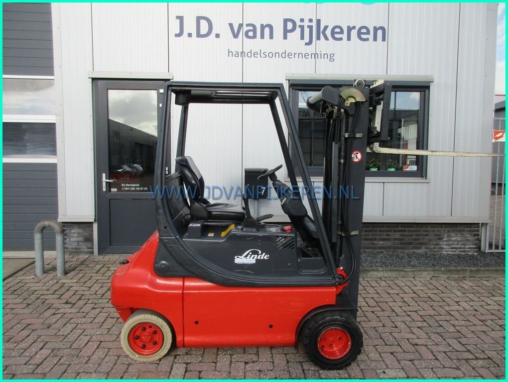 Frontstapler del tipo Linde E20P, Gebrauchtmaschine en IJsselmuiden (Imagen 8)