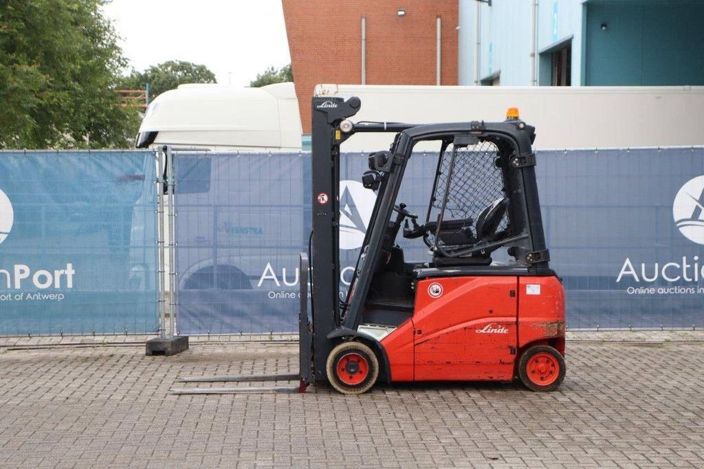 Frontstapler du type Linde E20PH-01, Gebrauchtmaschine en Antwerpen (Photo 1)