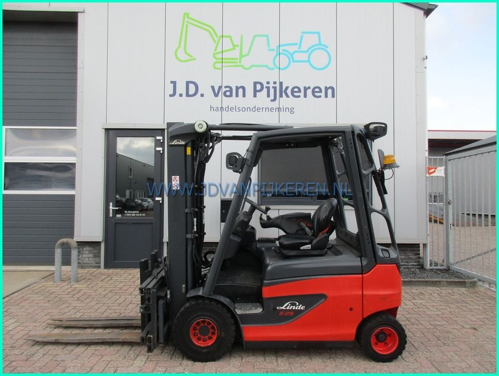 Frontstapler du type Linde E25-01 evo, Gebrauchtmaschine en IJsselmuiden (Photo 1)