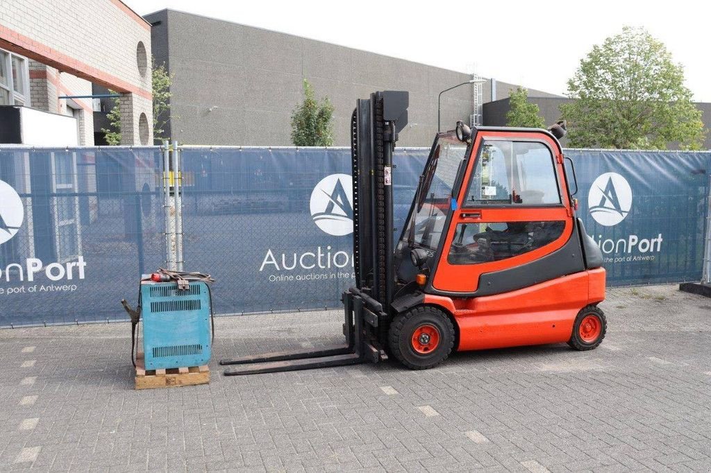 Frontstapler van het type Linde E25-01, Gebrauchtmaschine in Antwerpen (Foto 1)