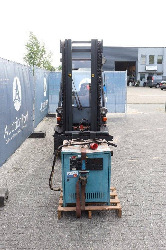 Frontstapler Türe ait Linde E25-01, Gebrauchtmaschine içinde Antwerpen (resim 9)