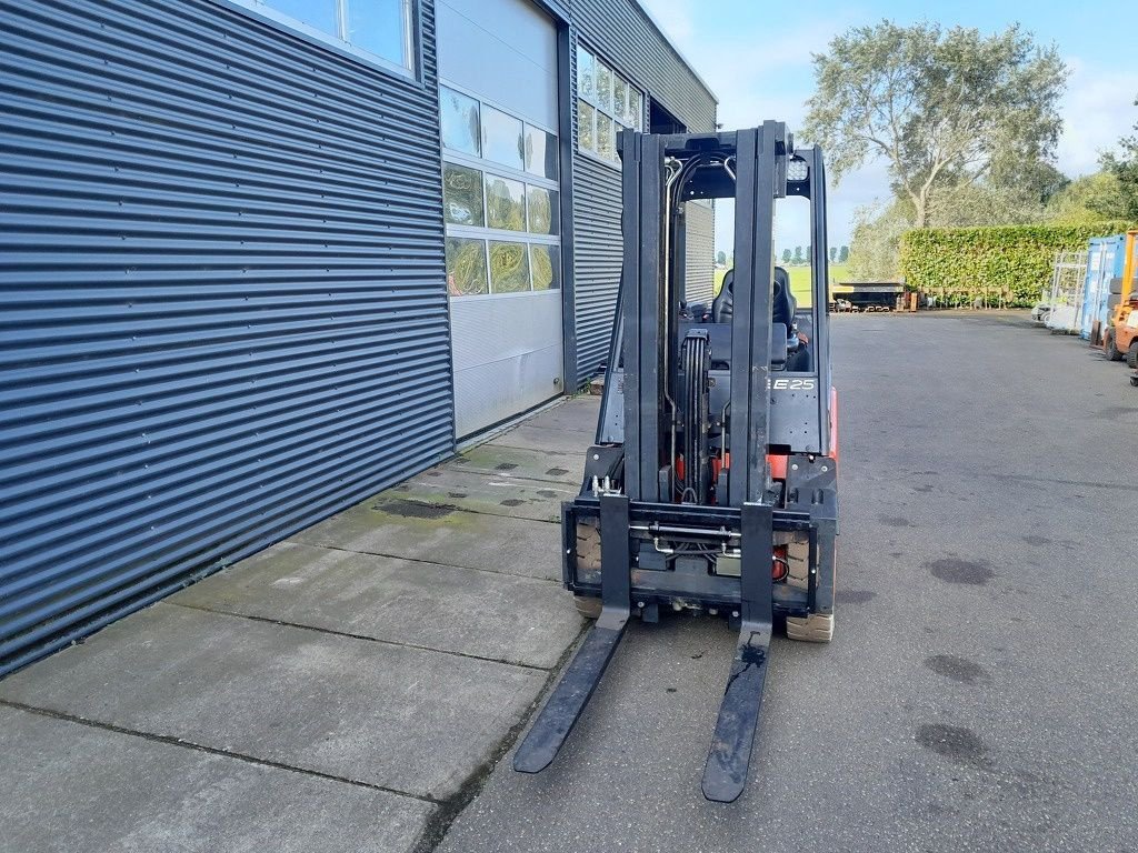 Frontstapler typu Linde E25-02-600, Gebrauchtmaschine w Mijdrecht (Zdjęcie 11)