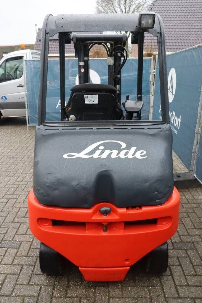 Frontstapler of the type Linde E25-02, Gebrauchtmaschine in Antwerpen (Picture 4)