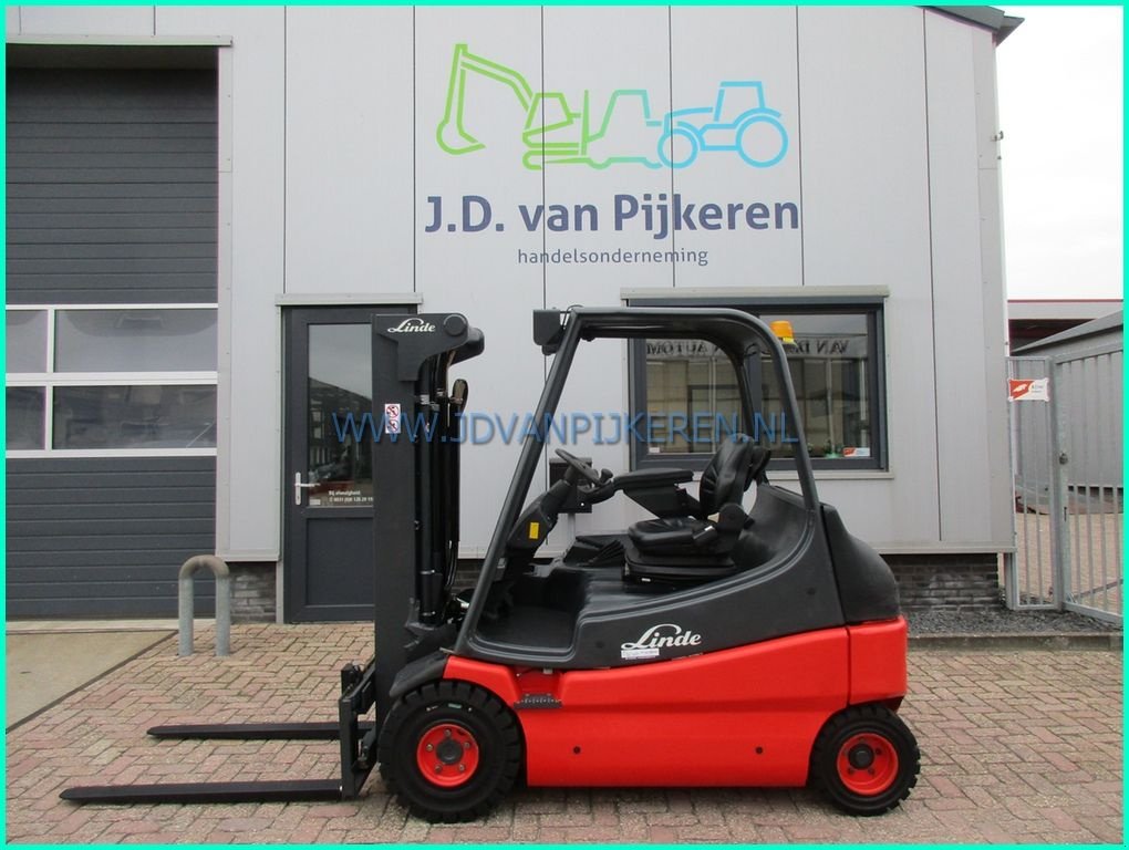 Frontstapler van het type Linde E25, Gebrauchtmaschine in IJsselmuiden (Foto 1)