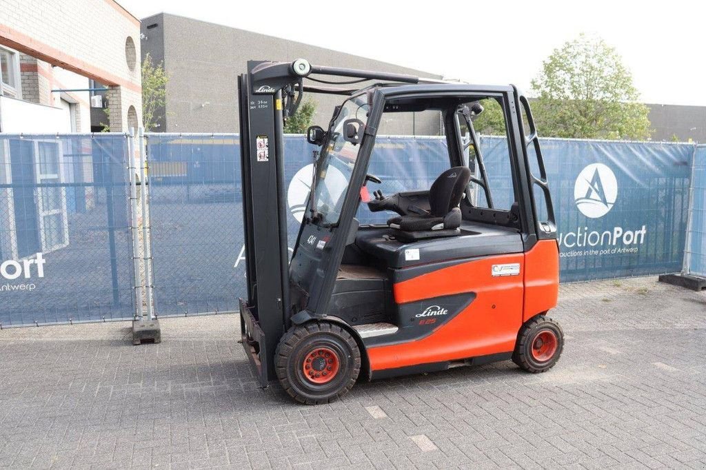 Frontstapler van het type Linde E25HL-01/600, Gebrauchtmaschine in Antwerpen (Foto 1)