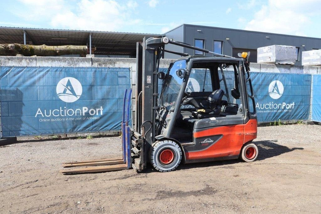 Frontstapler typu Linde E25L-01, Gebrauchtmaschine v Antwerpen (Obrázok 1)