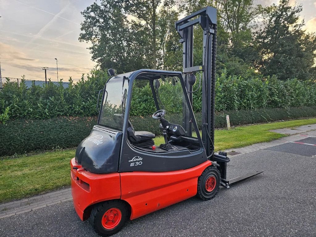 Frontstapler of the type Linde E30 Heftruck 4.65M 3000KG Sideshift, Gebrauchtmaschine in Brakel (Picture 3)