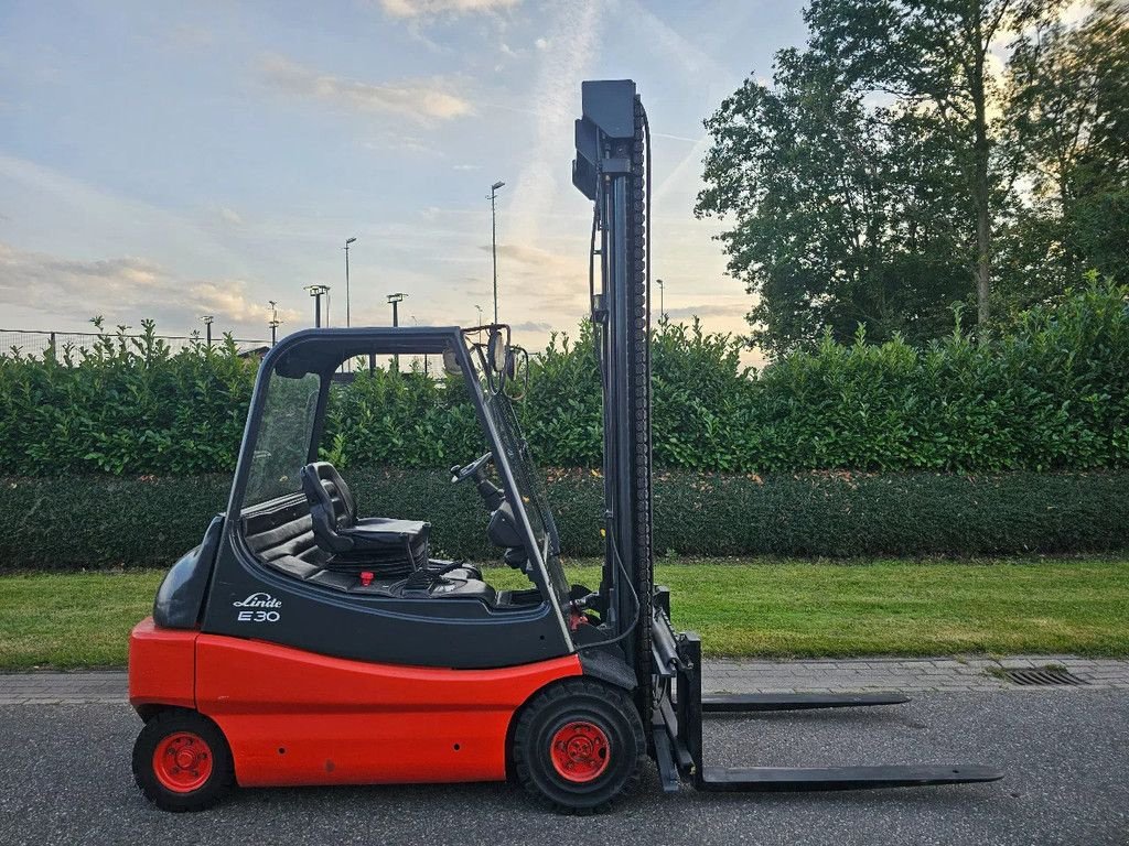 Frontstapler of the type Linde E30 Heftruck 4.65M 3000KG Sideshift, Gebrauchtmaschine in Brakel (Picture 5)