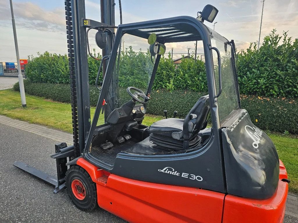 Frontstapler of the type Linde E30 Heftruck 4.65M 3000KG Sideshift, Gebrauchtmaschine in Brakel (Picture 9)