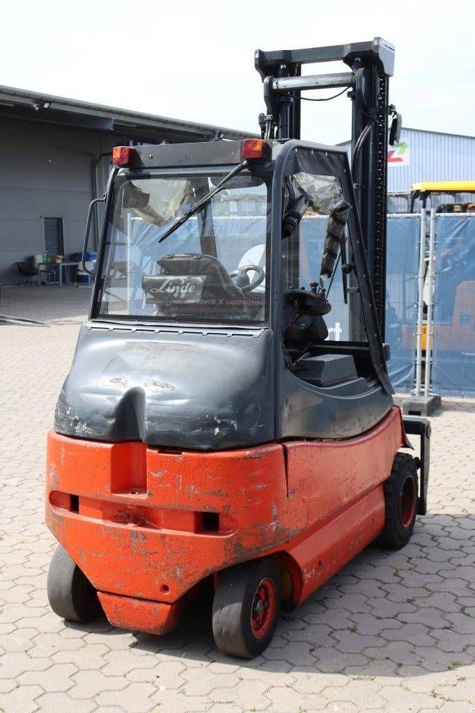 Frontstapler del tipo Linde E30, Gebrauchtmaschine en Antwerpen (Imagen 7)