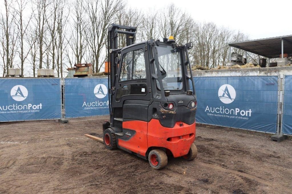 Frontstapler typu Linde E30HL-01/600, Gebrauchtmaschine v Antwerpen (Obrázok 3)