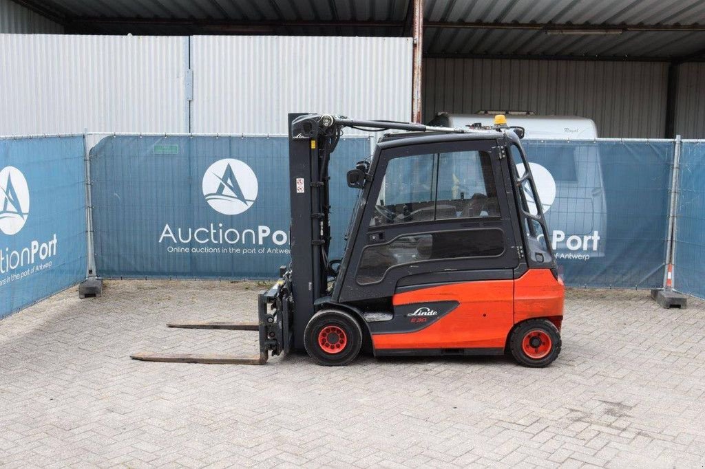 Frontstapler du type Linde E30L-01, Gebrauchtmaschine en Antwerpen (Photo 2)