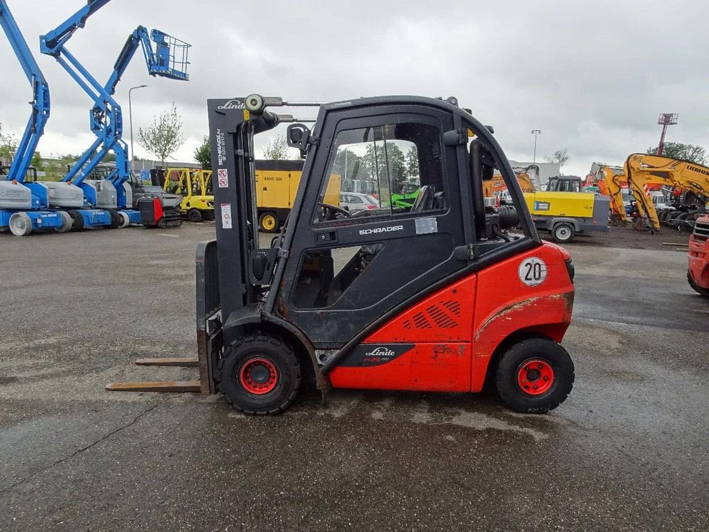 Frontstapler van het type Linde H25 EVO H25D, Gebrauchtmaschine in Zutphen (Foto 8)