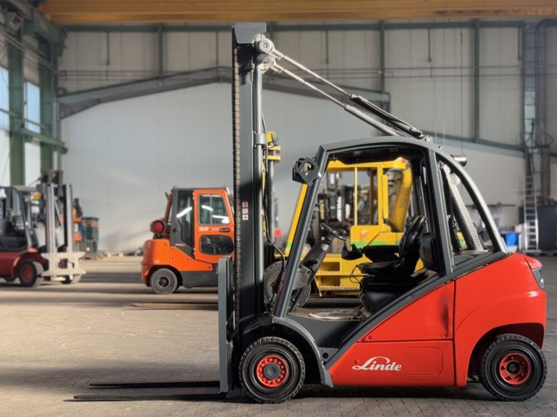 Frontstapler van het type Linde H25D, Gebrauchtmaschine in Winterswijk (Foto 1)