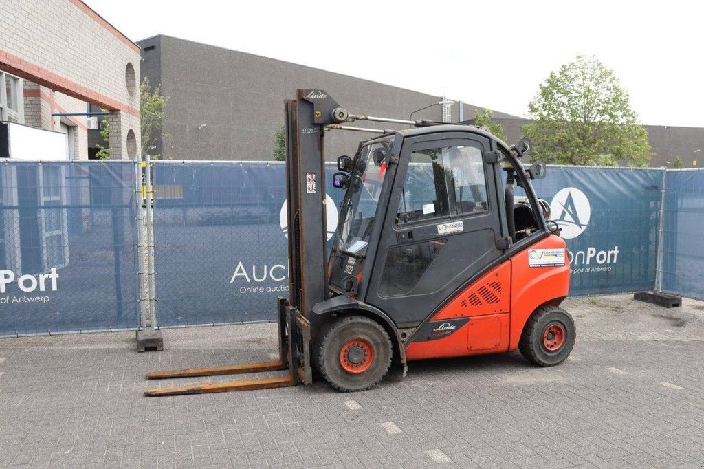 Frontstapler des Typs Linde H25T-02/600, Gebrauchtmaschine in Antwerpen (Bild 1)