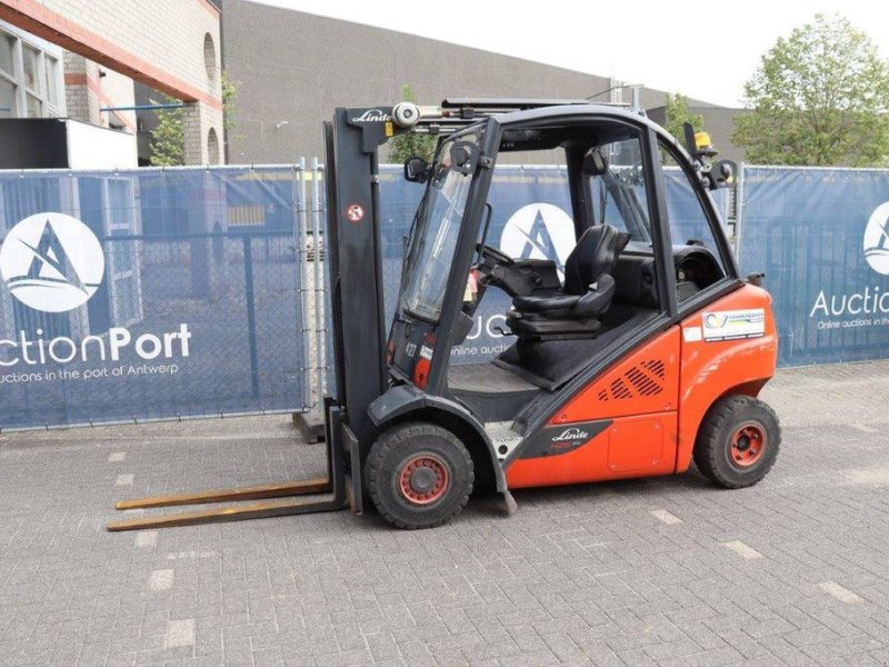 Frontstapler du type Linde H25T-02, Gebrauchtmaschine en Antwerpen (Photo 1)