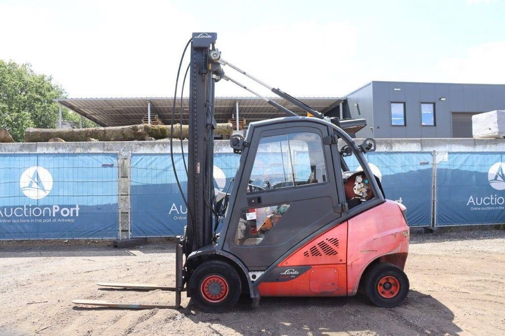 Frontstapler van het type Linde H30CNS-02, Gebrauchtmaschine in Antwerpen (Foto 2)