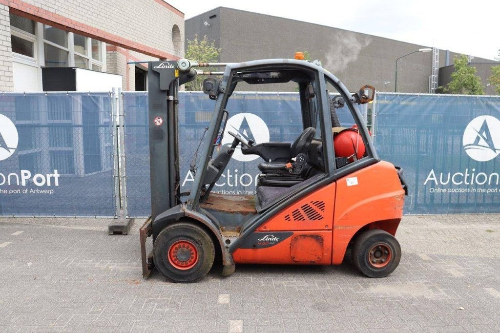 Frontstapler du type Linde H30T-02, Gebrauchtmaschine en Antwerpen (Photo 2)