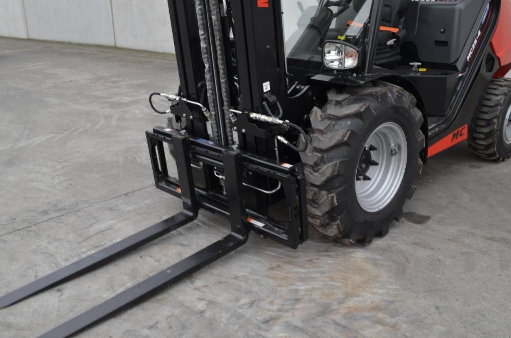 Frontstapler van het type Manitou MC 25-4, Neumaschine in Moerbeke (Foto 9)