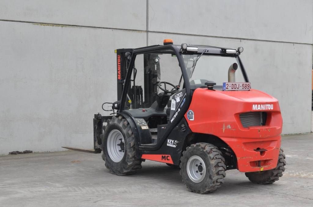 Frontstapler van het type Manitou MC 30-4 D, Gebrauchtmaschine in Moerbeke (Foto 2)