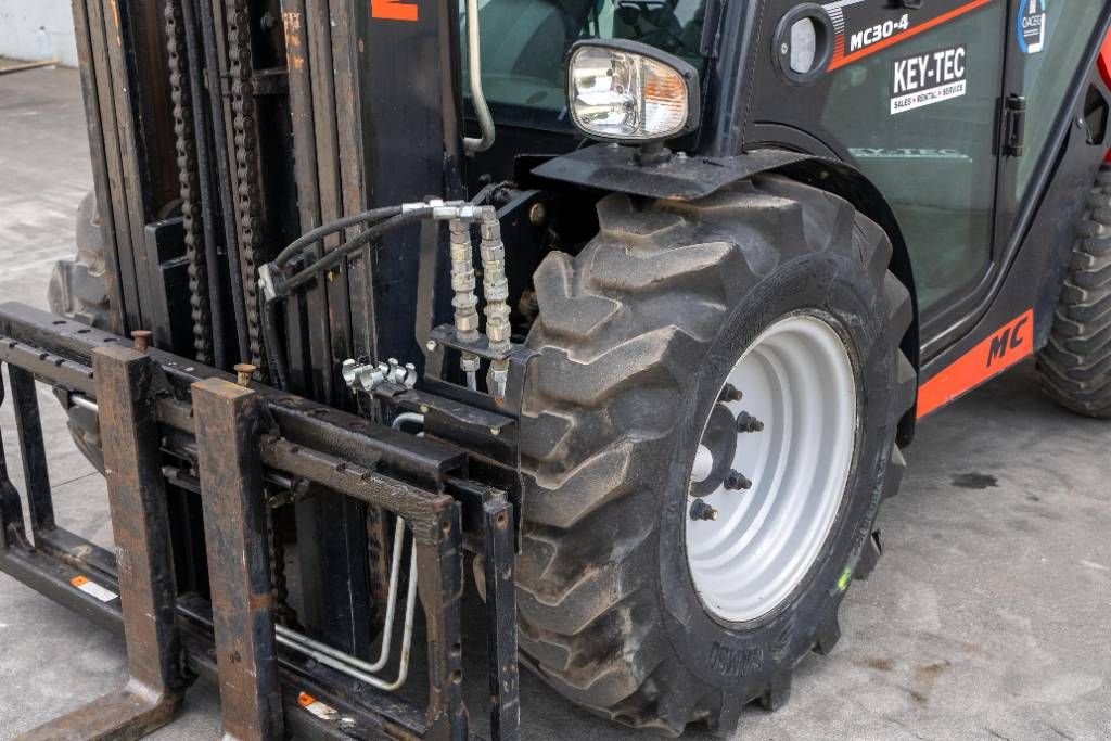 Frontstapler of the type Manitou MC 30-4, Gebrauchtmaschine in Moerbeke (Picture 10)