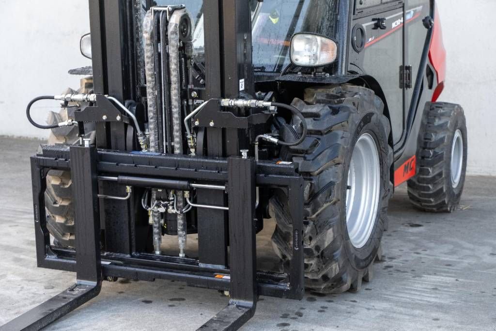 Frontstapler of the type Manitou MC 30-4, Neumaschine in Moerbeke (Picture 7)