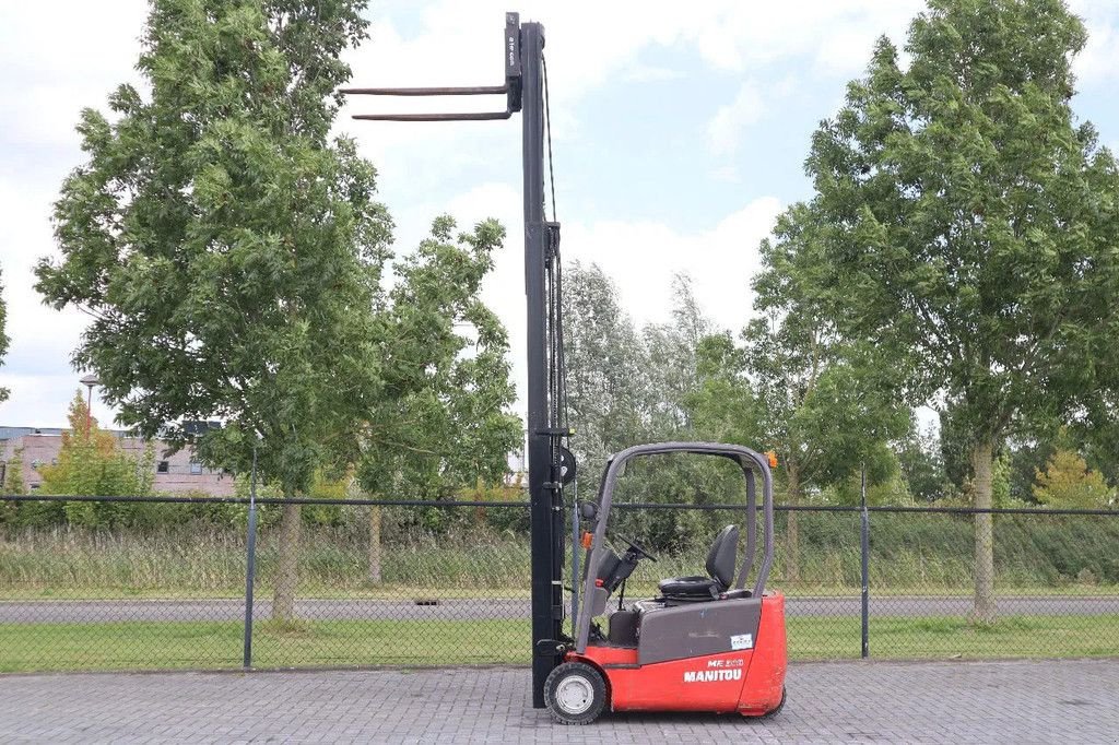 Frontstapler van het type Manitou ME 318 SIDESHIFT FORK SPREADERS TRIPLEX, Gebrauchtmaschine in Marknesse (Foto 8)