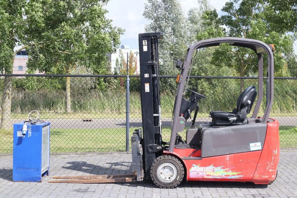 Frontstapler of the type Manitou ME 318 SIDESHIFT FORK SPREADERS TRIPLEX, Gebrauchtmaschine in Marknesse (Picture 1)