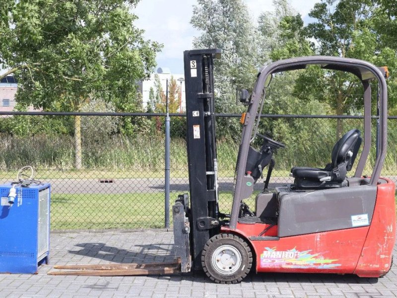 Frontstapler van het type Manitou ME 318 SIDESHIFT FORK SPREADERS TRIPLEX, Gebrauchtmaschine in Marknesse