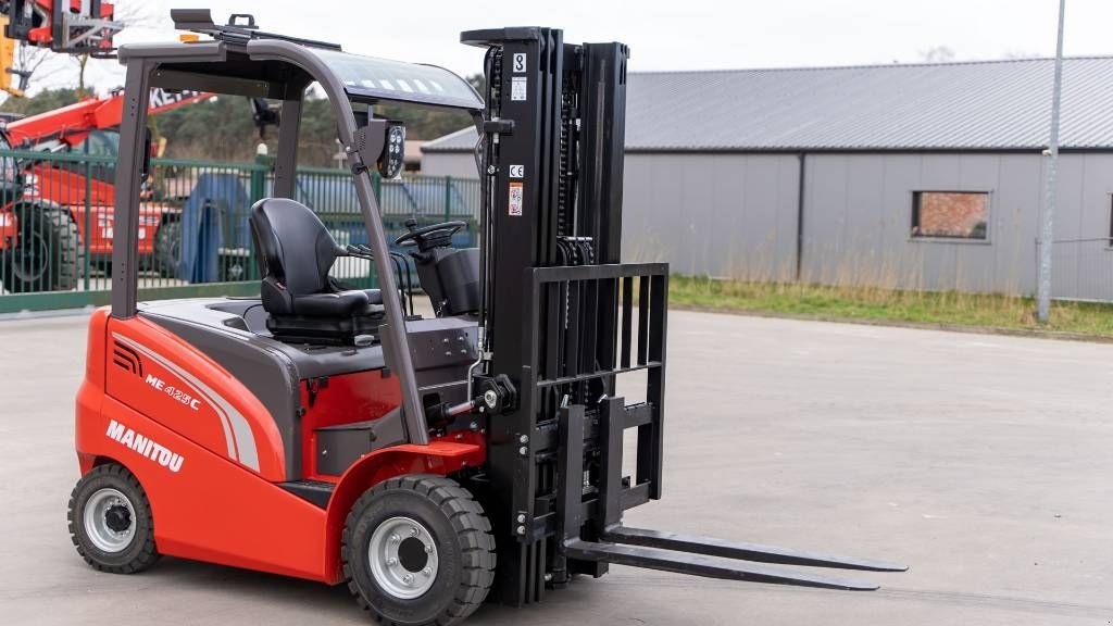 Frontstapler van het type Manitou ME 425 C, Neumaschine in Moerbeke (Foto 2)