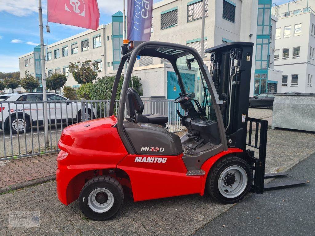 Frontstapler van het type Manitou MI 30 D Triplex, Gebrauchtmaschine in Friedrichsdorf (Foto 1)