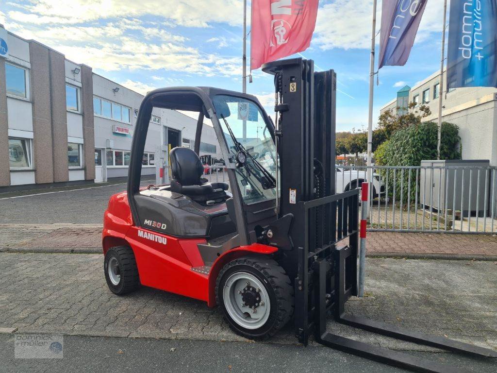 Frontstapler of the type Manitou MI 30 D Triplex, Gebrauchtmaschine in Friedrichsdorf (Picture 2)