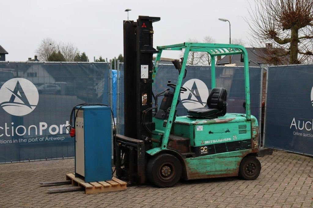 Frontstapler del tipo Mitsubishi FB25K-PAC, Gebrauchtmaschine In Antwerpen (Immagine 9)