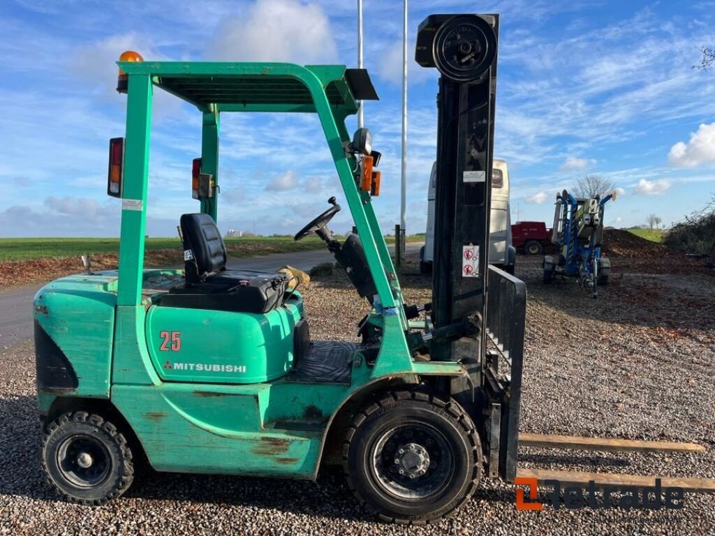 Frontstapler des Typs Mitsubishi FD25K, Gebrauchtmaschine in Rødovre (Bild 4)