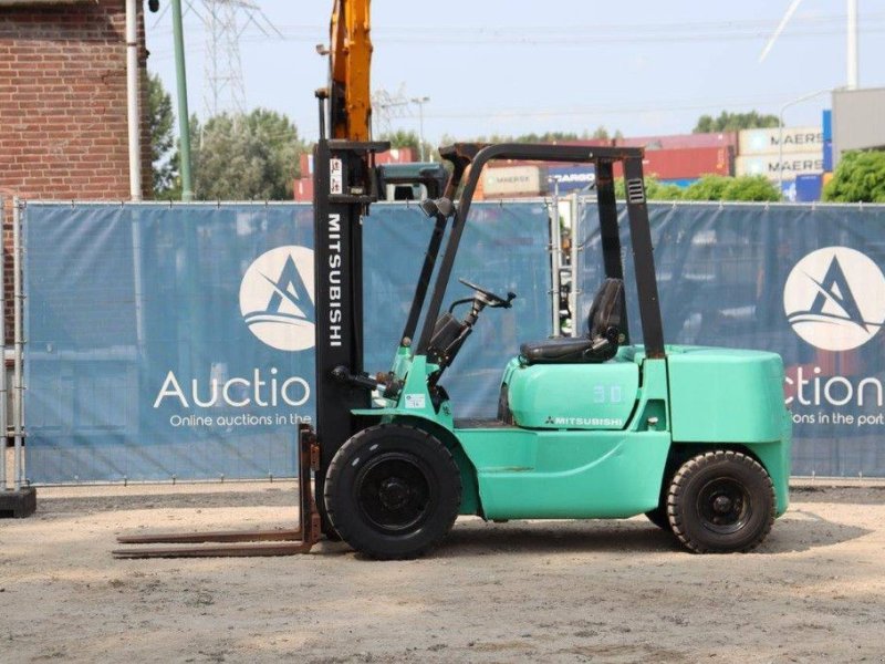 Frontstapler of the type Mitsubishi FD30, Gebrauchtmaschine in Antwerpen (Picture 1)