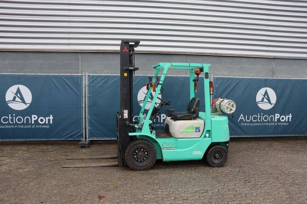 Frontstapler van het type Mitsubishi FG25, Gebrauchtmaschine in Antwerpen (Foto 1)