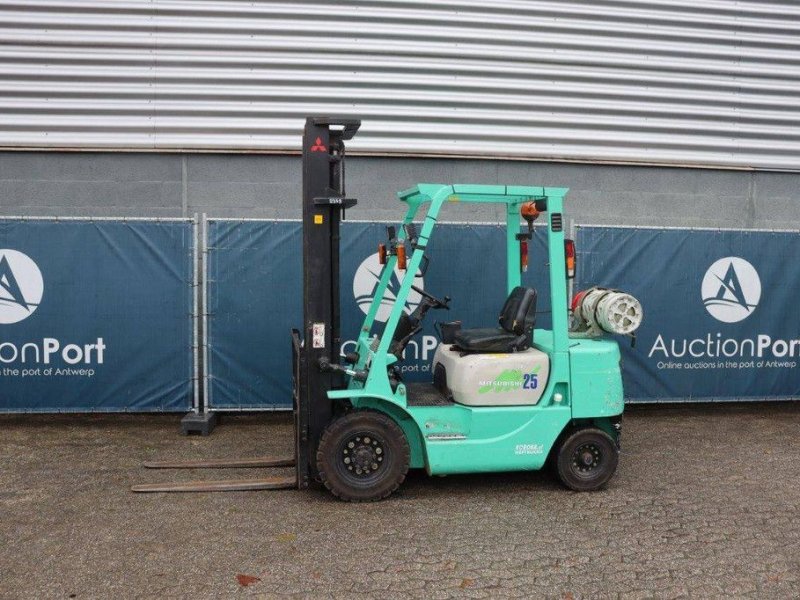 Frontstapler van het type Mitsubishi FG25, Gebrauchtmaschine in Antwerpen (Foto 1)