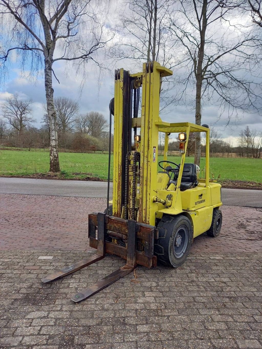 Frontstapler of the type Mitsubishi FG30, Gebrauchtmaschine in Antwerpen (Picture 1)