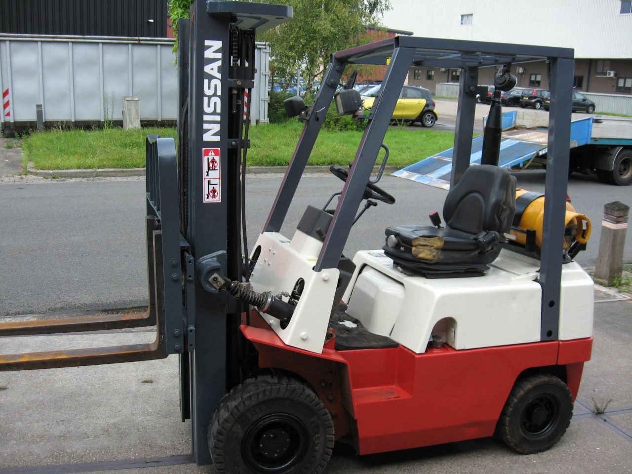 Frontstapler tip Nissan -, Gebrauchtmaschine in Oldenzaal (Poză 1)