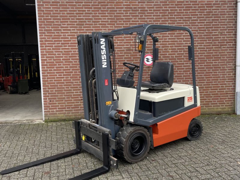 Frontstapler van het type Nissan 002l25u, Gebrauchtmaschine in Heythuysen (Foto 1)