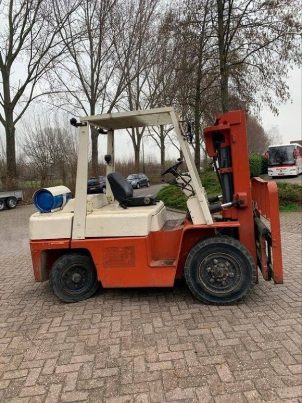 Frontstapler del tipo Nissan BF03, Gebrauchtmaschine In Hardinxveld-Giessendam (Immagine 1)